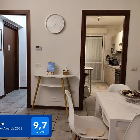 Parri 33 Fiera 4+1 Guest Parking On Demand アパート