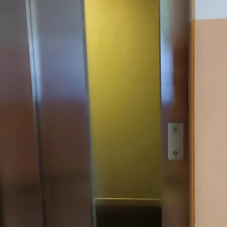 Parri 33 Fiera 4+1 Guest Parking On Demand アパート ボローニャ