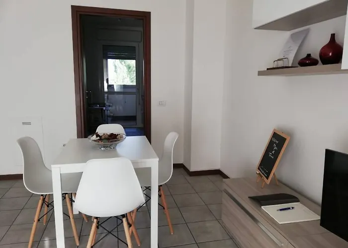 Parri 33 Fiera 4+1 Guest Parking On Demand Boloňa