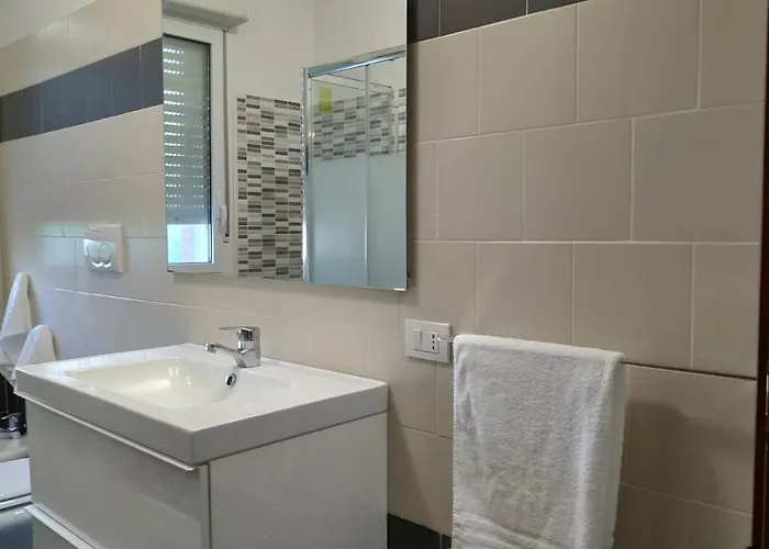 Parri 33 Fiera 4+1 Guest Parking On Demand Boloňa