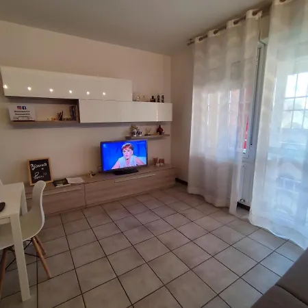 Parri 33 Fiera 4+1 Guest Parking On Demand Apartment